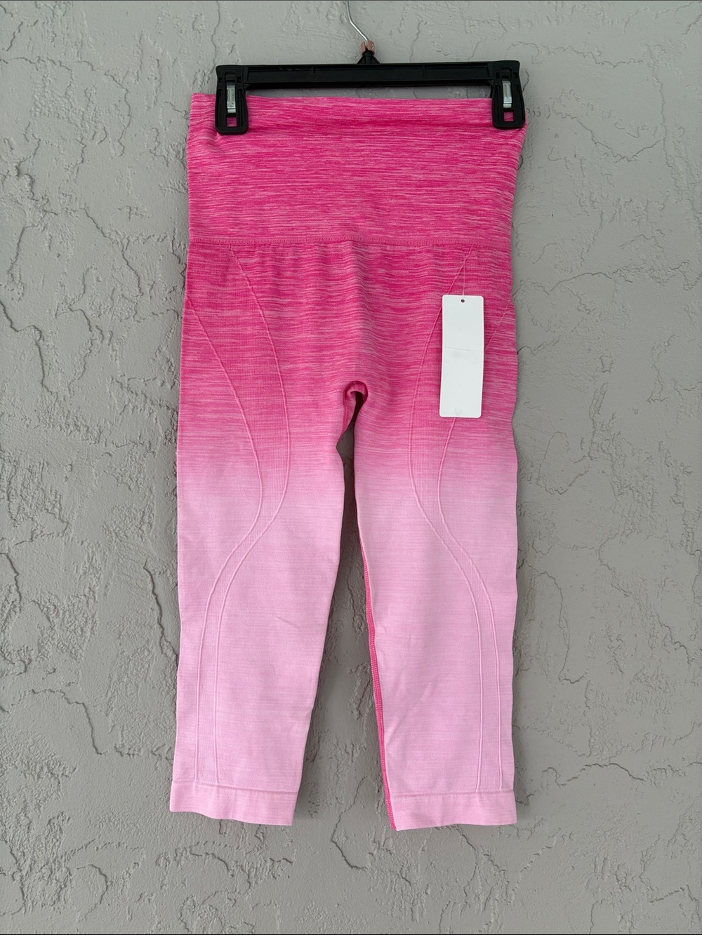 Yelete Pink Ombre Capri Leggings